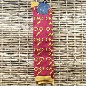 Kneww high, Harry Potter socks.
